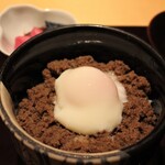 銀座 杉もと - 仙台牛のそぼろ丼 温玉のせ