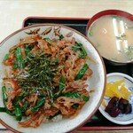 清風亭 - 「焼肉丼」770円
