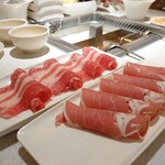 海底撈火鍋 - ラム肉と豚肉