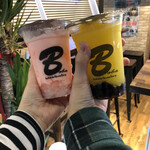 ボバ カフェ - イチゴミルクスムージー　ナタデココ
マンゴースムージー　タピオカ