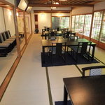 こい茶屋 - 美しい庭を見ながらの食事は格別