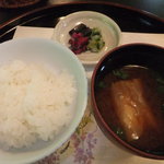 こい茶屋 - ご飯　赤出汁　香の物