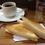 カリーナ - ハムトーストを焼きサンドで