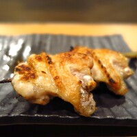 晩鶏 - 一転ワイルド仕上げの手羽先