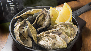 Oyster Bar MABUI 廣島驛前店 - 帶殼牡蠣煎烤