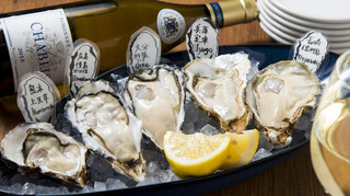 Oyster Bar MABUI 廣島驛前店 - 五種生蠔拼盤