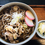 続おそばに - 〈温〉肉かけそば(700円)大盛