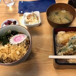 蕎麦ダイニング 喜楽庵 纔 - 料理写真:半たぬきそば・半イカ天丼 850円