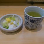 丸一 - お茶、と、お漬物。