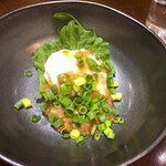 三酉屋 - クリームチーズ酒盗がけ550円