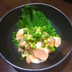 三酉屋 - ささみ酒盗和え605円