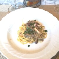 La Brianza - イワシとイカのラグーソーススパゲティ。レーズンが入っていて、ほのかに甘い香りもするおしゃれなラグーソース。もしかしたら自家製麺の生パスタの気がする。モチモチ食感おいしい♪ イワシとイカの絶品パスタ！