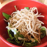 沢庵 - 減農薬野菜と揚げ蕎麦サラダ