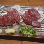 旨唐揚げと居酒メシ ミライザカ - 馬刺し 768円