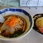 燃えろドラゴン - コク味噌ラーメン750円 半チャーハン300円 計1050円