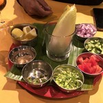 Spice&Dining KALA - この素材の取り合わせは、究極のノンオイルドレッシングサラダ( ﾟДﾟ)
      これ考えたBOSS、ほんとにネ申だ～