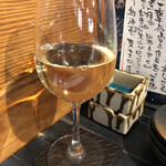 圭蔵 - 白ワイングラス