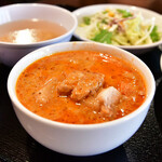 Lotus Lounge - 【ガパオ＆カレーセット@1,000円】豚のイエローカレー