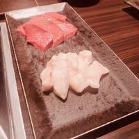 焼肉うしごろ 銀座並木通り店 - ホルモン2種盛り合わせ