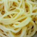 満帆製麺所 - コシの強い中太麺