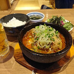 い志井 2-kai - 石鍋辛スジ煮込豆富定食