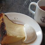 シクスバイオリエンタルホテル - バスクチーズケーキ