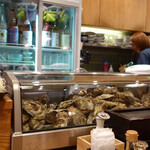 Hokkaidou Akkeshi - 内観：牡蠣の殻がいっぱい