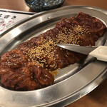 焼肉大衆酒場 真 肉焼屋 - 