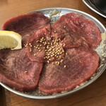 焼肉大衆酒場 真 肉焼屋 - 