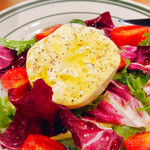 ヴィネリア グーフォ - ブッラータチーズ　アップ