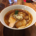 ラーメン フリーバーズ - 醤油 麺大盛。