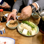 すき焼･鍋物 なべや - 鶏みんち鍋をめっちゃ優しいタッチで作ってくれはる組長風な方