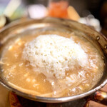 すき焼･鍋物 なべや - 雑炊作成中