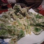 ん。 - あるひの山菜天ぷら盛り合わせ