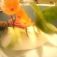赤坂 四川飯店 - 飾り付け。ニンジンで花を。