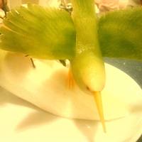 赤坂 四川飯店 - 大根の青い部分で翡翠色の鳥を。