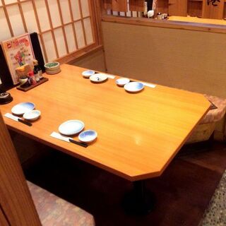 個室4名様×1
半個室
喫煙
少人数の個室多数あります。