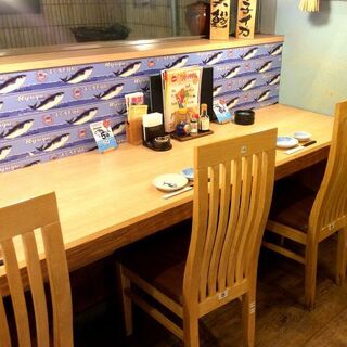 【1名様～2名様向け】横並びの席で会話も弾むはず！1名様でのちょい飲みも大歓迎！