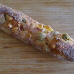 ル・プチメック - 緑オリーブとチーズのバゲット