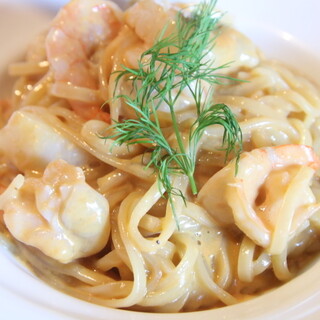 常時15種類ほどのパスタのほか季節のおすすめメニューもあり◎