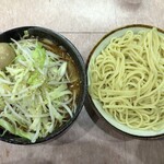 所沢 大勝軒 - ・もり赤マー油 820円/税込
      ※限定メニュー
      ・野菜 120円/税込
      ・味玉 100円/税込