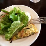 ピッツェリア ゼータ ドゥエ - 生野菜サラダとフリッタータ