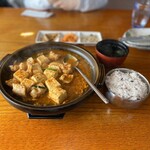 Kankokufuu Izakaya Tougarashi - ホルモン辛豆腐定食