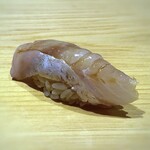 鮨 さかい - 喉黒、づけで・・脂ののりがよくトロケマス。