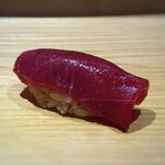 鮨 さかい - 赤身・・柔らかく、とても美味しい。