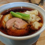 麺処 清水 漸 長岡店 - 中華ﾜﾝﾀﾝ麺：厚切叉焼・太いメンマ・苦手な青菜の太い部分も茹で加減が美味・大きすぎないﾜﾝﾀﾝ皮♪