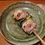 真面目焼鳥 助平 - かしわ（180円）