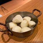 Grilled garlic from Aomori prefecture