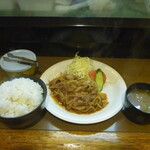 Kicchin Koubou Nakaya - 牛肉と玉ネギのピリ辛炒め
