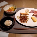 ホテル日航姫路 - サラダ、温泉卵など
